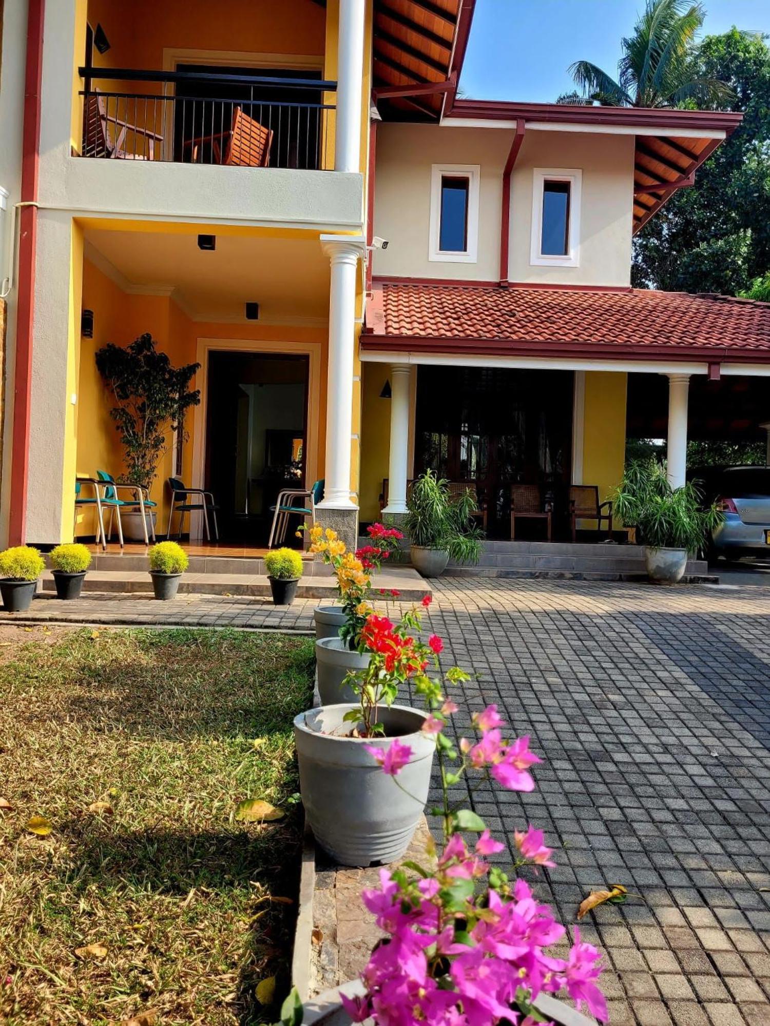 Bigcity Villa - Airport Transit Hotel Katunayaka Luaran gambar