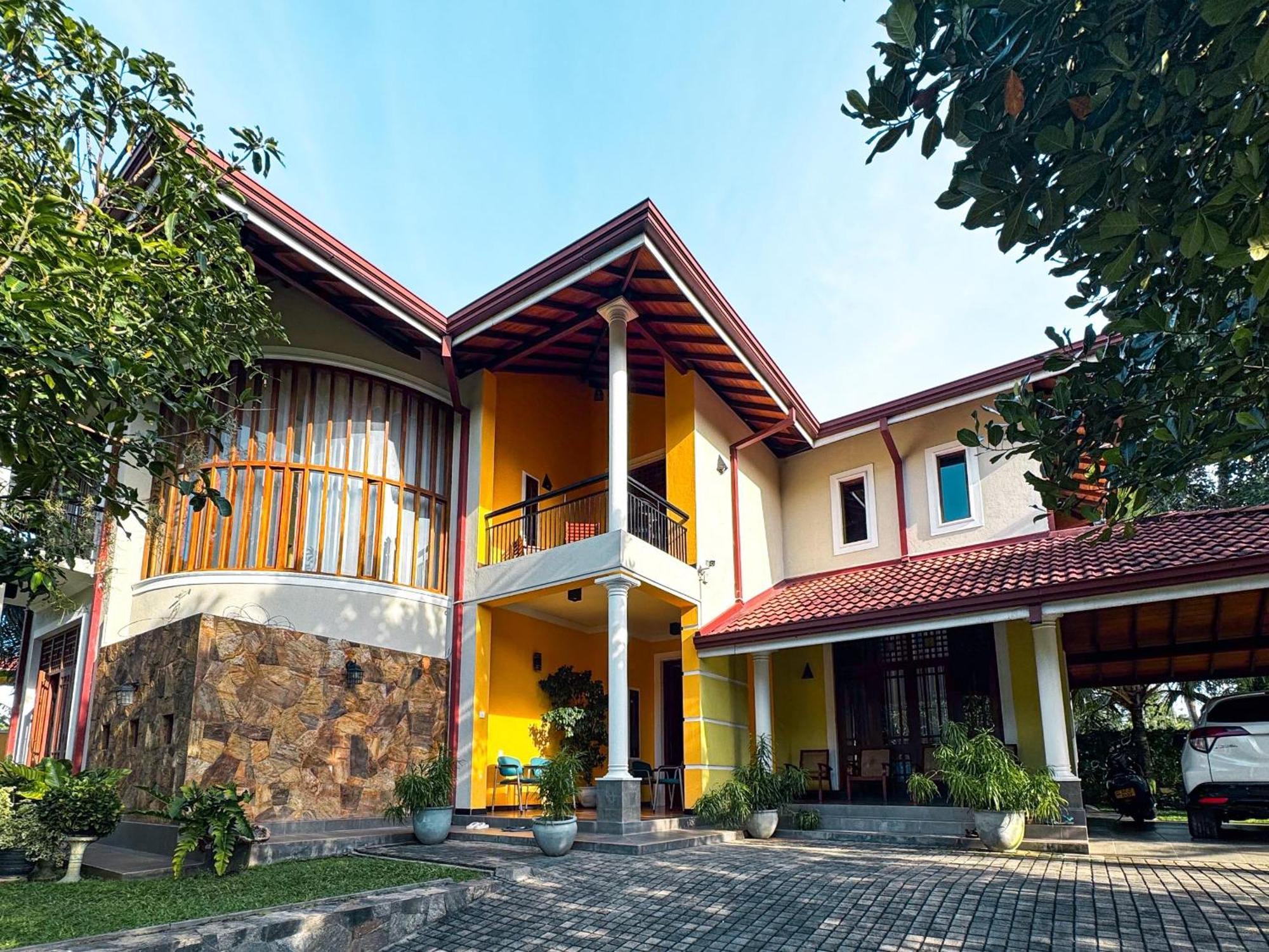 Bigcity Villa - Airport Transit Hotel Katunayaka Luaran gambar