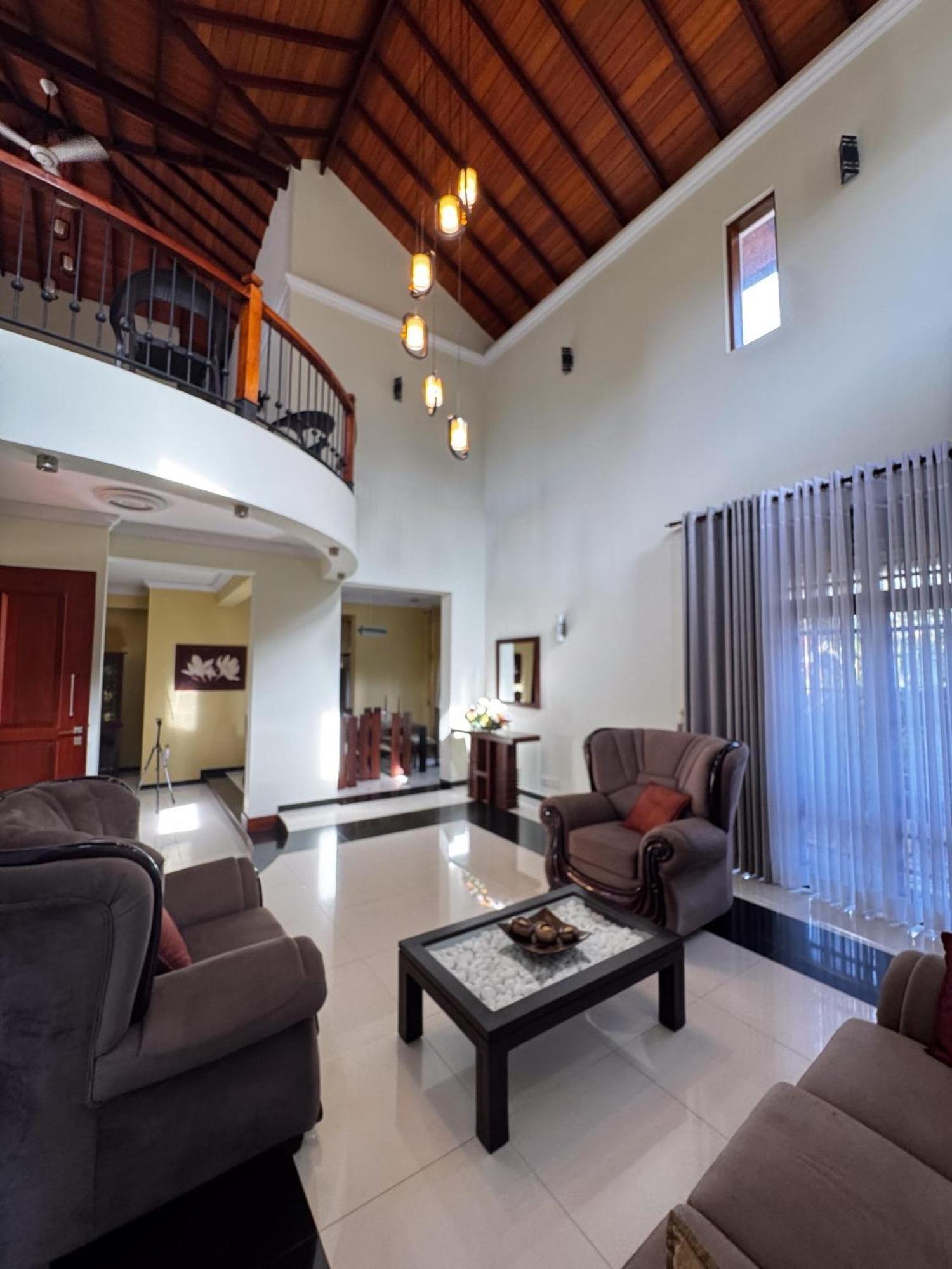 Bigcity Villa - Airport Transit Hotel Katunayaka Luaran gambar